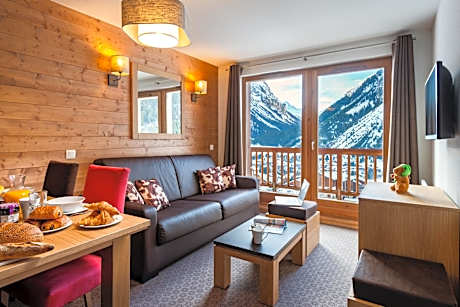 Two-Bedroom Apartment with Alcove (8 Adults)