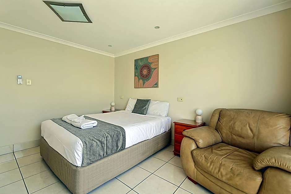 Emerald Central Palms Motel