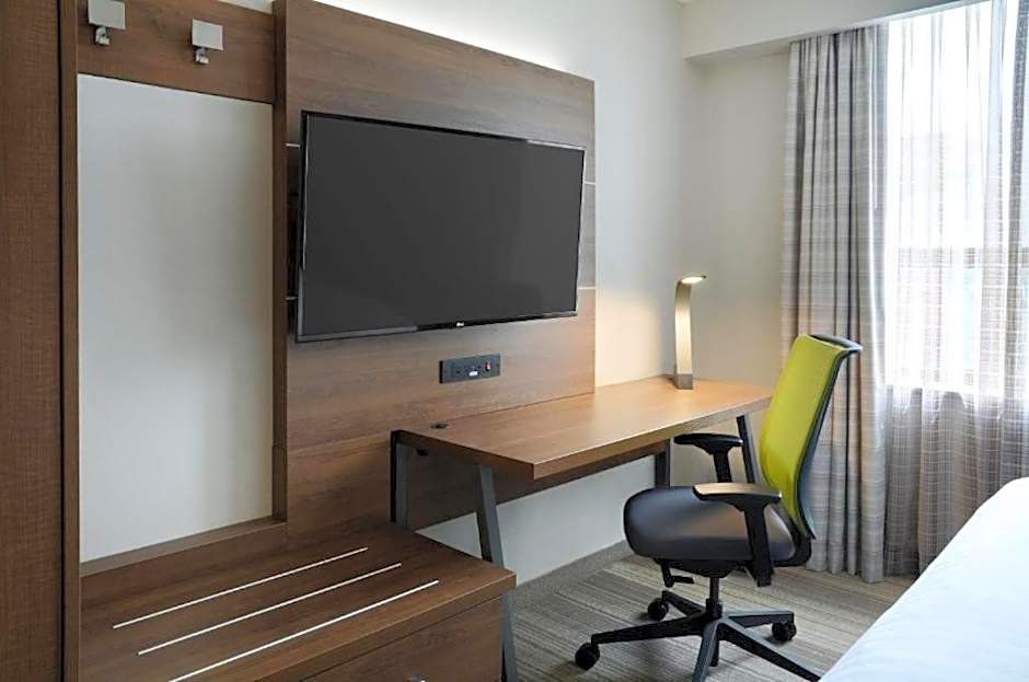 Holiday Inn Express Toronto Downtown By IHG