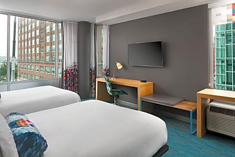 Guest room, 2 Queen, Corner room