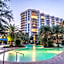 Sunrise Surprise 9th floor 2BR 2 BA King Suite Beach shuttle, heated pool!