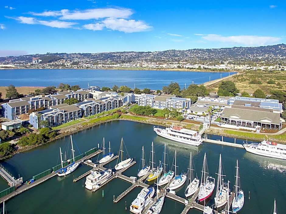 DoubleTree by Hilton Hotel Berkeley Marina