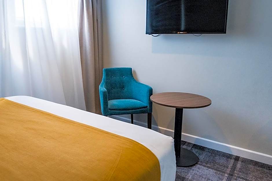 Almondsbury Inn & Lounge