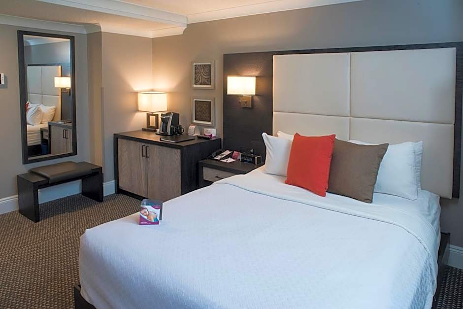 Crowne Plaza Fredericton Lord Beaverbrook By IHG