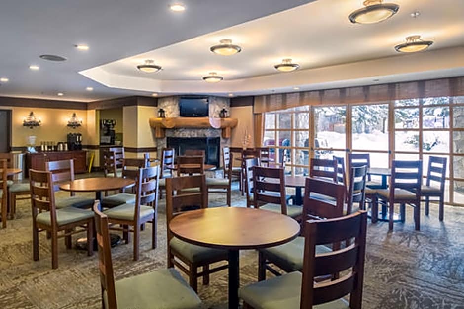 Blackcomb Springs Suites by CLIQUE
