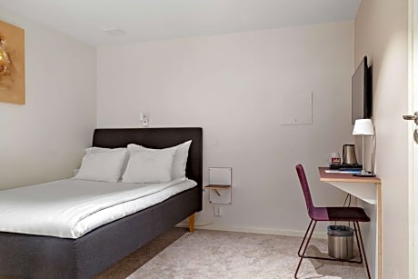Economy Double Room - no window