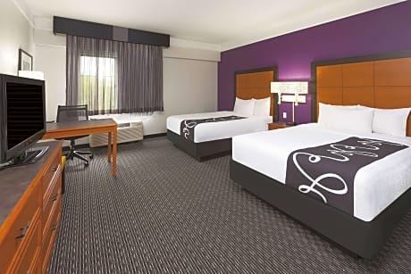 2 Double Beds Non-Smoking