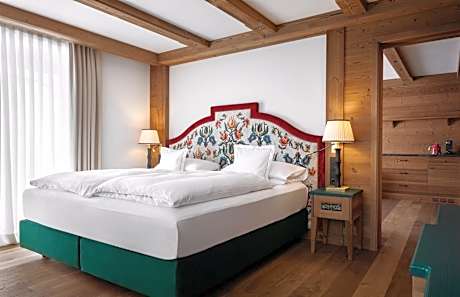 Suite with Mountain View