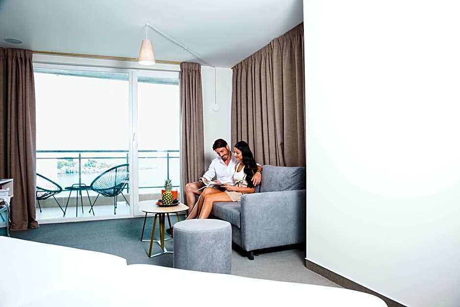 Hotel Antea - By The Sea
