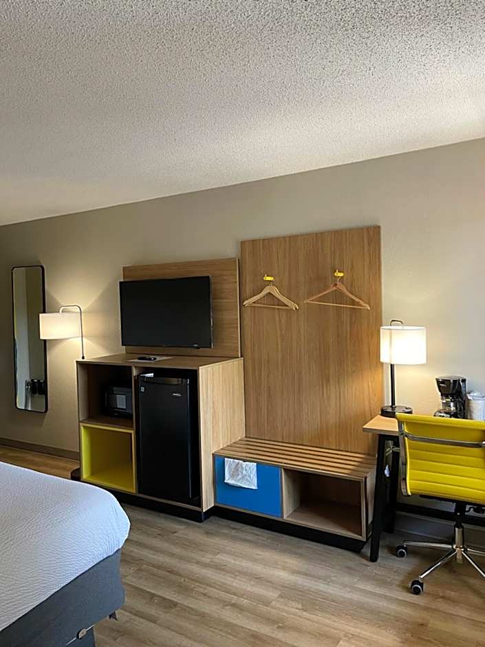 Days Inn by Wyndham Florence Near Civic Center