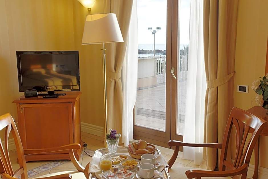 Dioscuri Bay Palace