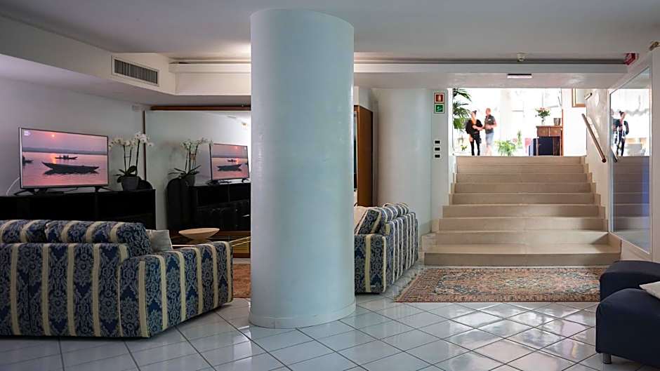 Hotel Astro