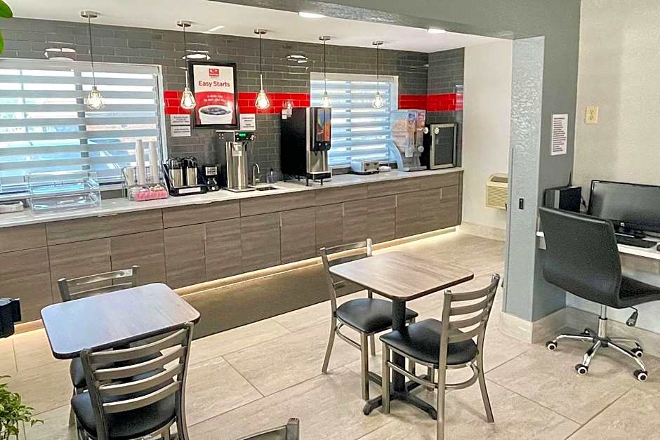 Econo Lodge Cartersville-Emerson Lake Point