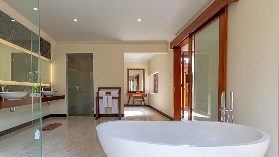 The Grand Villandra Resort Lovina