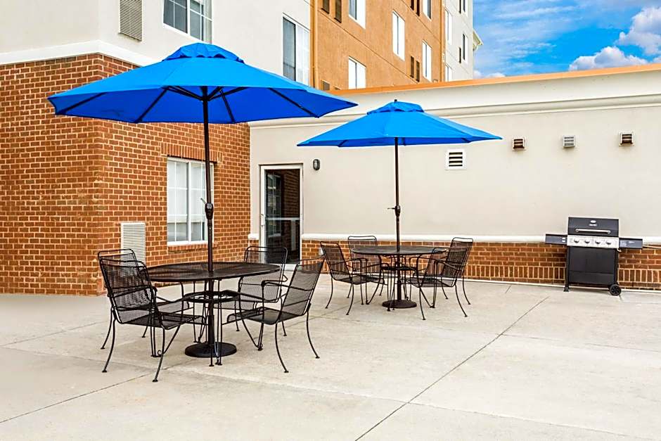 Holiday Inn Express and Suites - Petersburg - Fort Lee by IHG