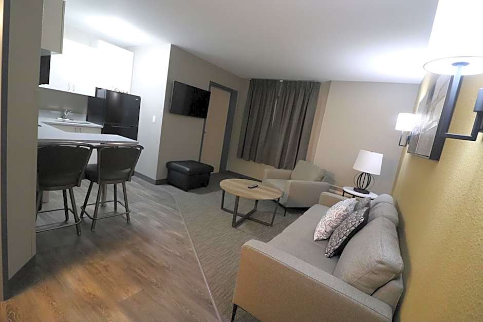 Days Inn by Wyndham Stony Plain