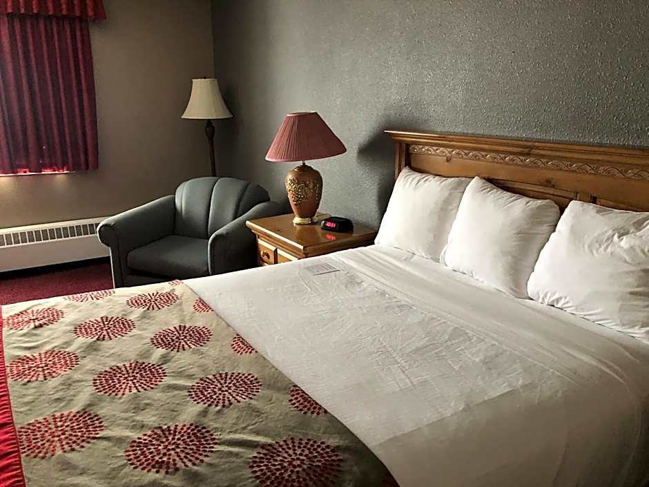 Photo 1 of 8 of 1 King Bed, Nonsmoking