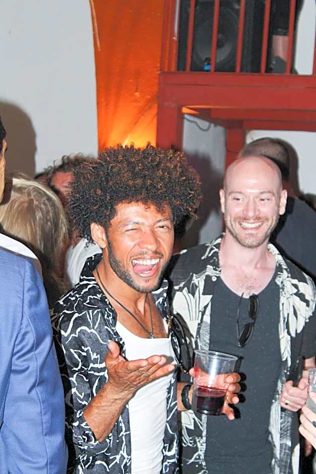 Alface Hall Hostel & Bar