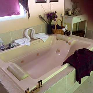 Old Towne Inne Chuckwagon Bar & Grill