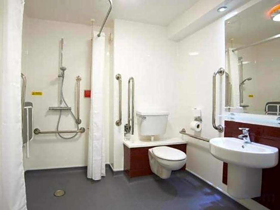 Travelodge Llanelli Central