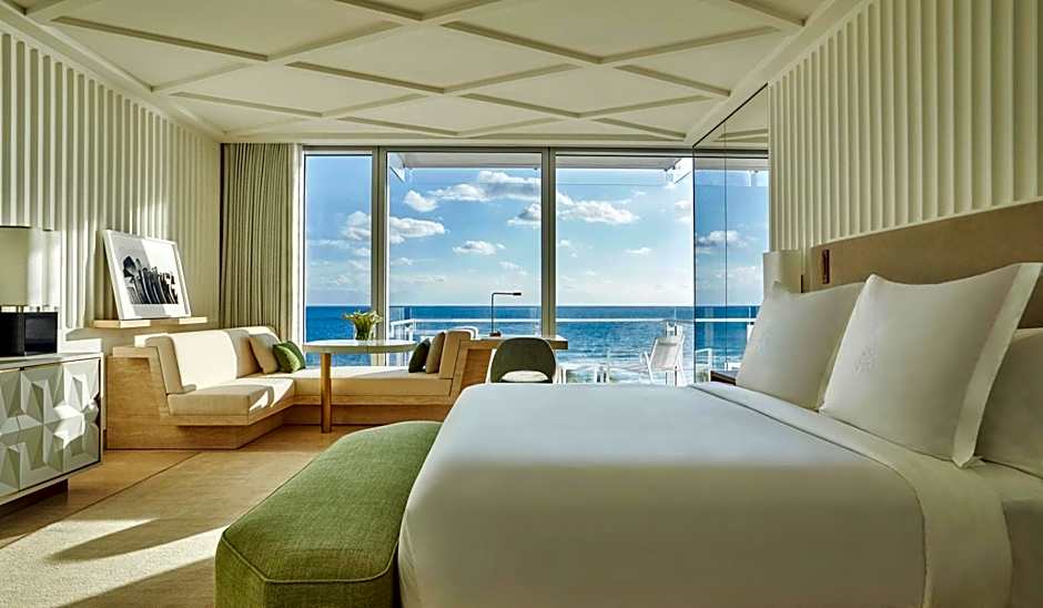 Four Seasons Hotel at The Surf Club