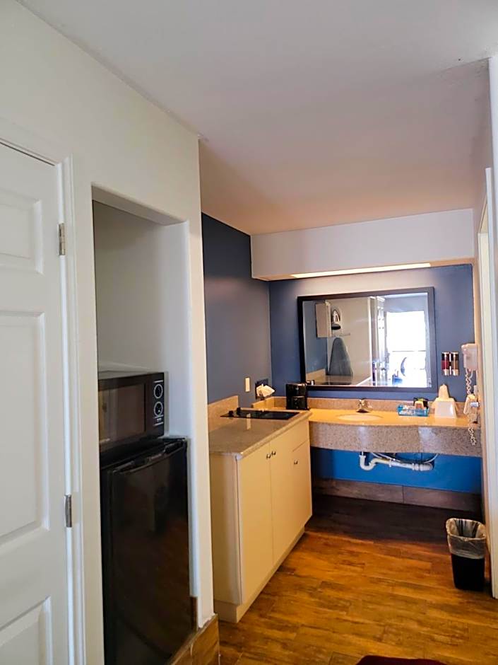 Texas Inn and Suites Raymondville