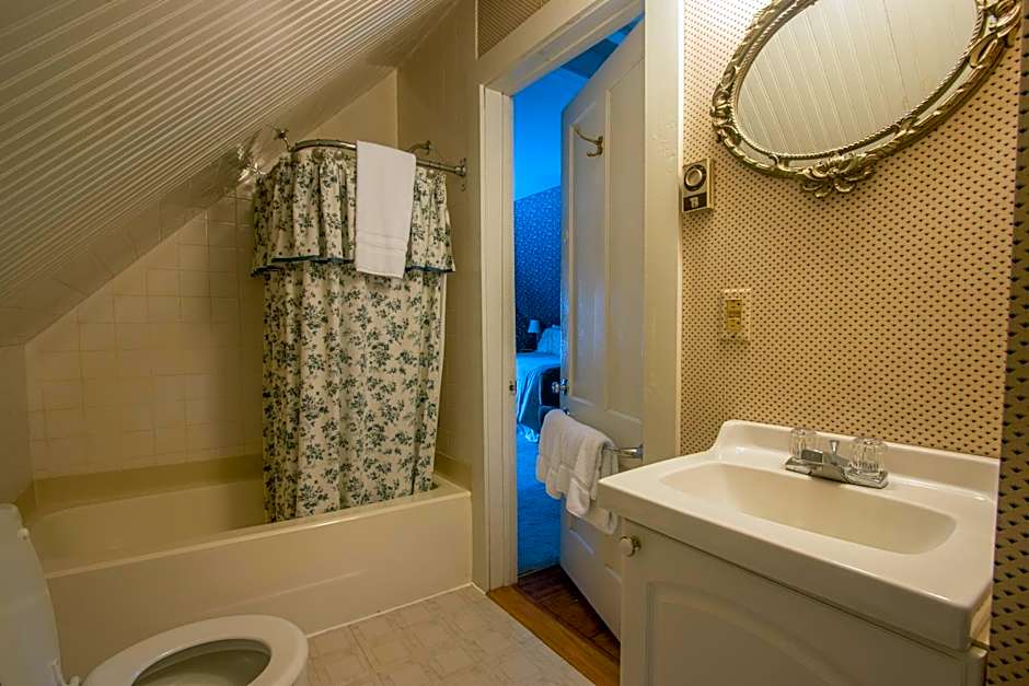 Deerfield Valley Inn - Mt Snow