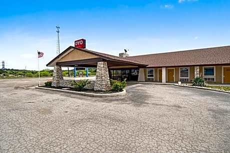 OYO Hotel Junction TX I-10