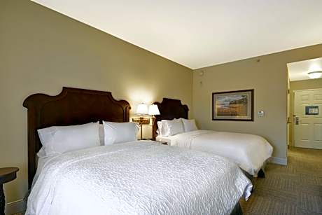 Room with Two Queen Beds - Non-Smoking