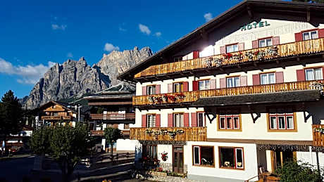 Hotel Bellaria - Cortina d'Ampezzo