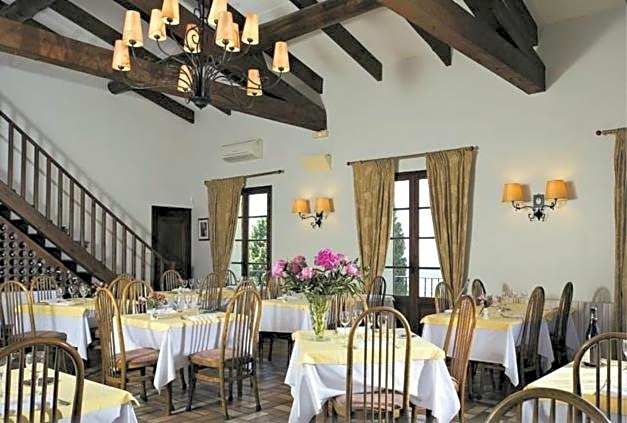 Logis Hotel Restaurant Les Geraniums