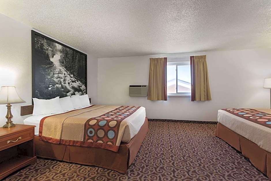 Super 8 by Wyndham Gillette
