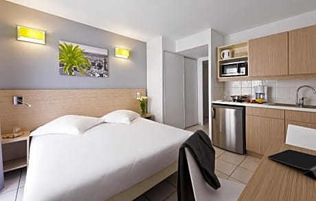 Studio with balcony for 2 people