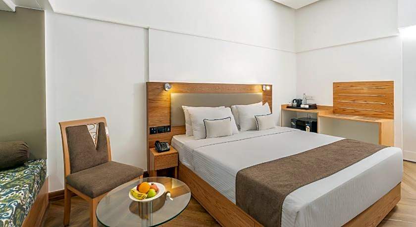 Kohinoor Continental, Near International Airport