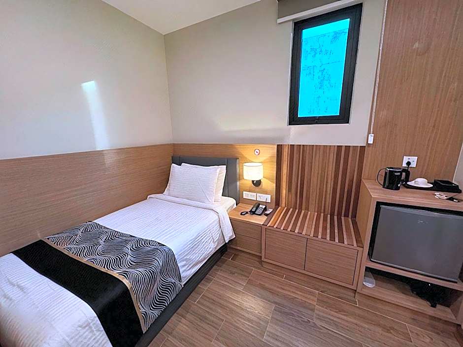 ZOOM HOTEL