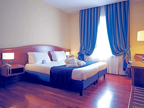 Superior Room with 1 Double Bed