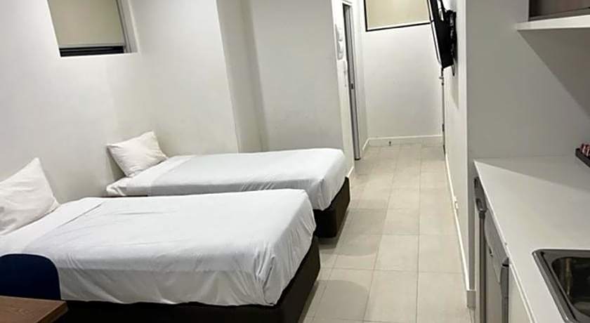 Whitehorse Apartments Hotel