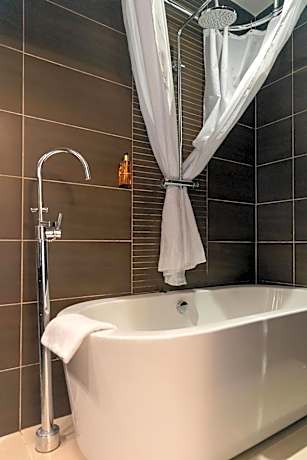 Customs House Country Inn