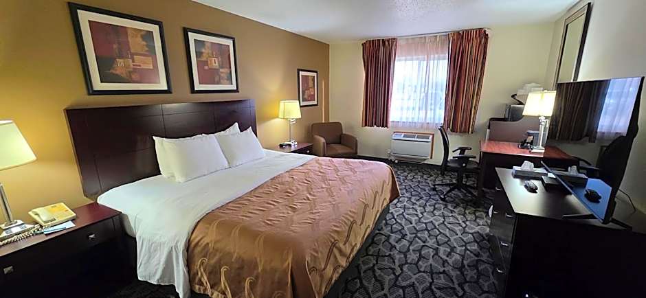 Quality Inn & Suites Eldridge Davenport North