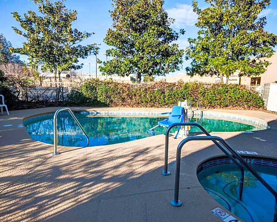 Comfort Inn Redding Near I-5