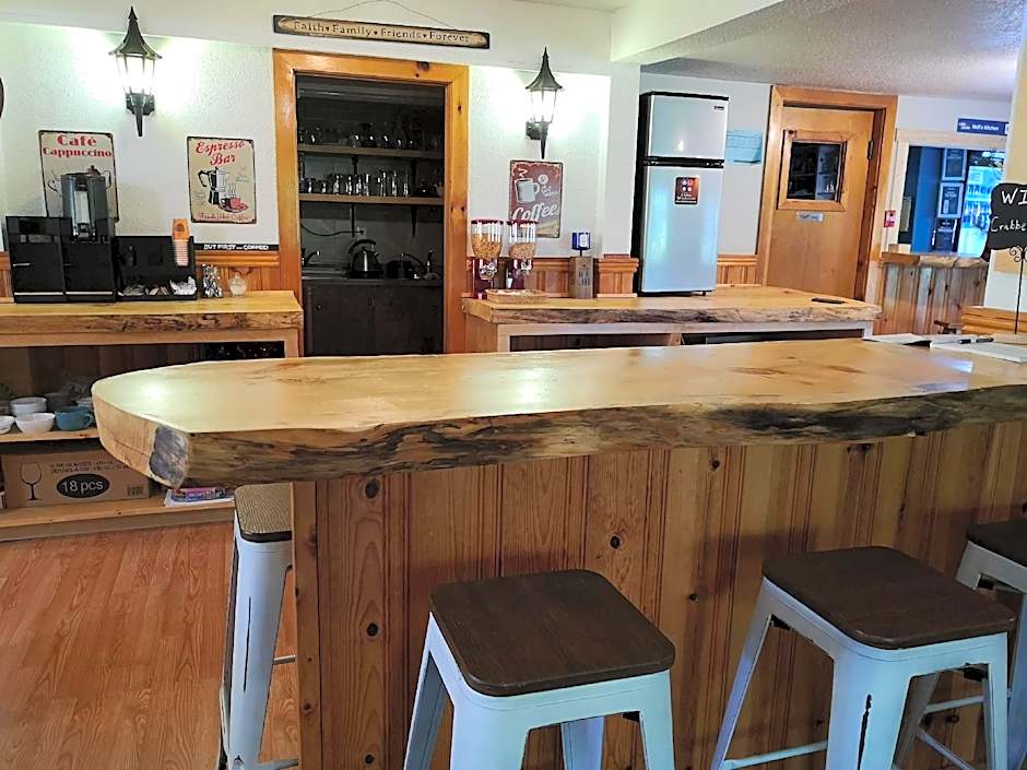Crabbe Mountain Inn