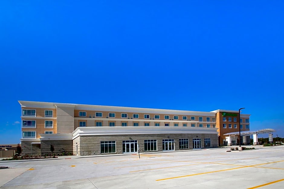 Holiday Inn & Suites Peoria at Grand Prairie, an IHG Hotel