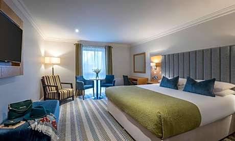 Killarney Heights Hotel