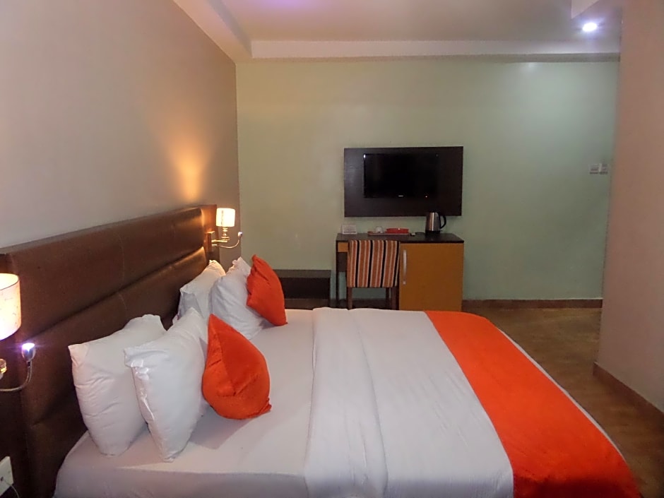 Downtown Royal Hotel GRA