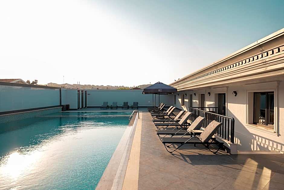 MQ Hotel Suites & SPA