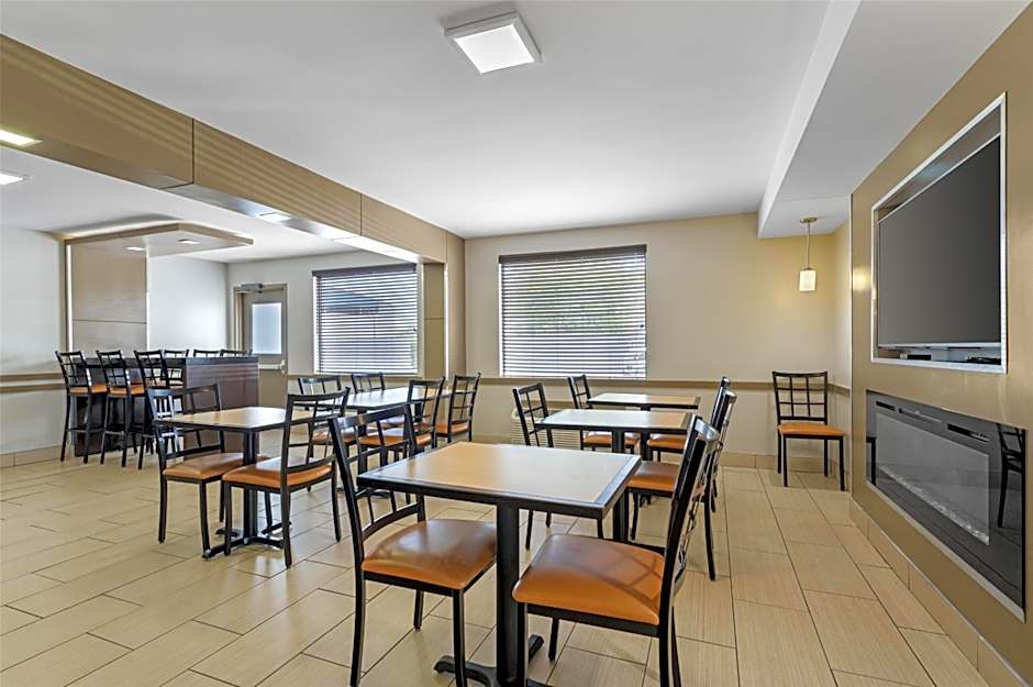 Best Western Center Inn