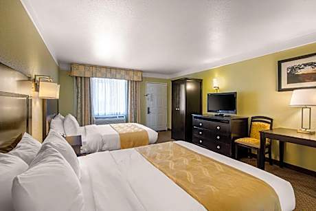Standard Queen Room with Two Queen Beds - Non-Smoking