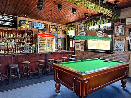 Standard Twin Room with Shared Bathroom