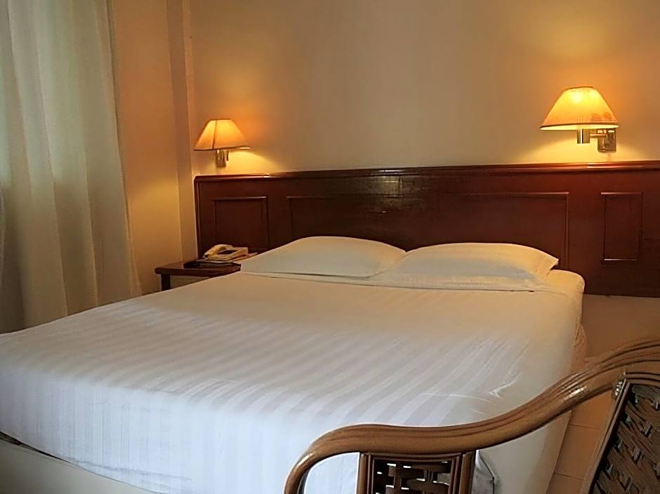 Pacific Orient Hotel