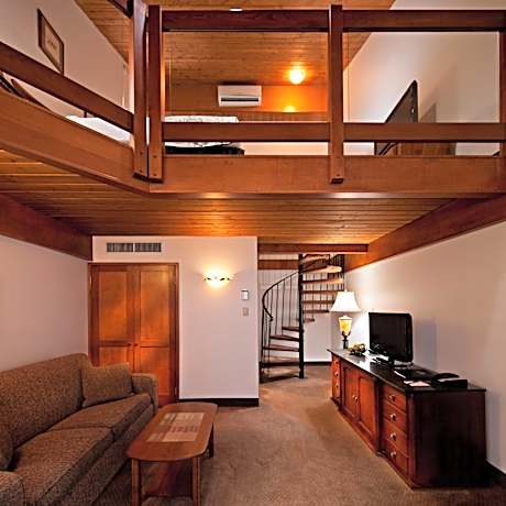 King Loft with Fireplace